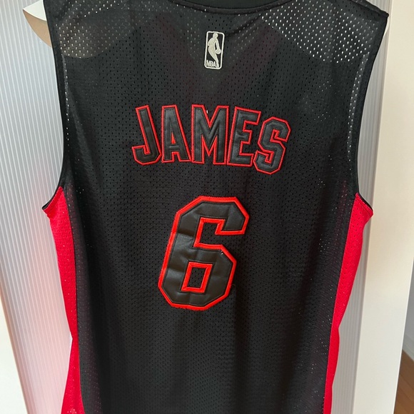 LeBron James Heat 🔥🔥 adidas Jersey xl - Picture 1 of 4